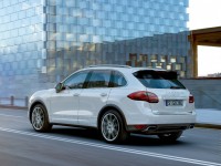 Porsche Cayenne 2010 photo