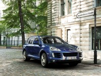 Porsche Cayenne 2002 photo