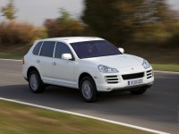 Porsche Cayenne 2002 photo