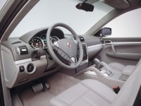 Porsche Cayenne 2002 photo
